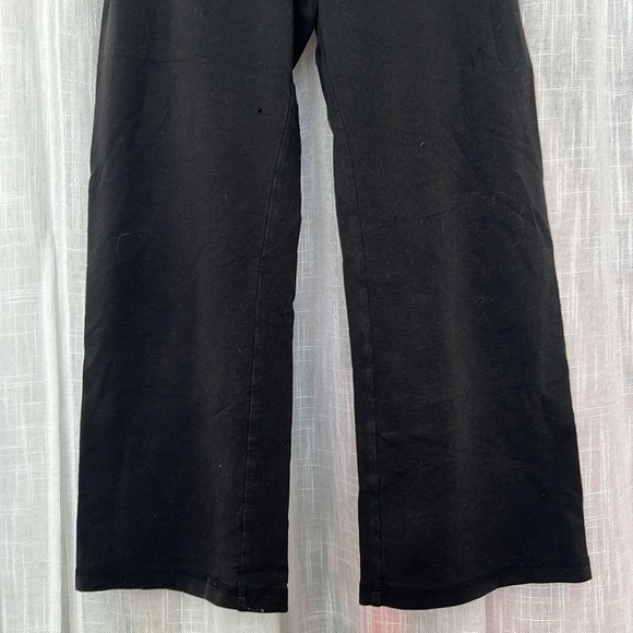 X2 Black Stretchy Thick Fold Over Capri Sweatpants - Picture 5 of 12